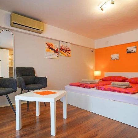Margerita Apartment & Studio Ровин Екстериор снимка