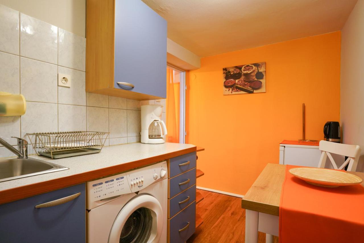 Margerita Apartment & Studio Ровин Екстериор снимка