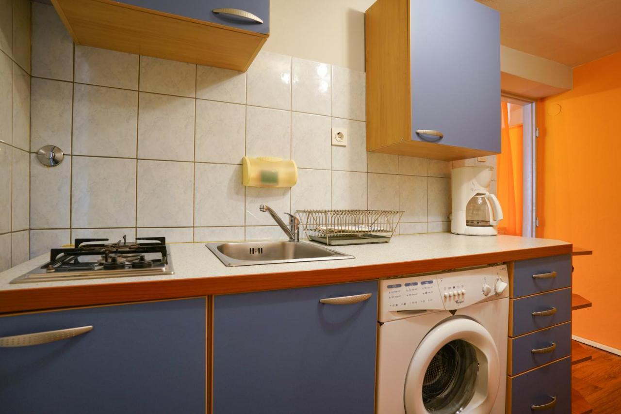 Margerita Apartment & Studio Ровин Екстериор снимка